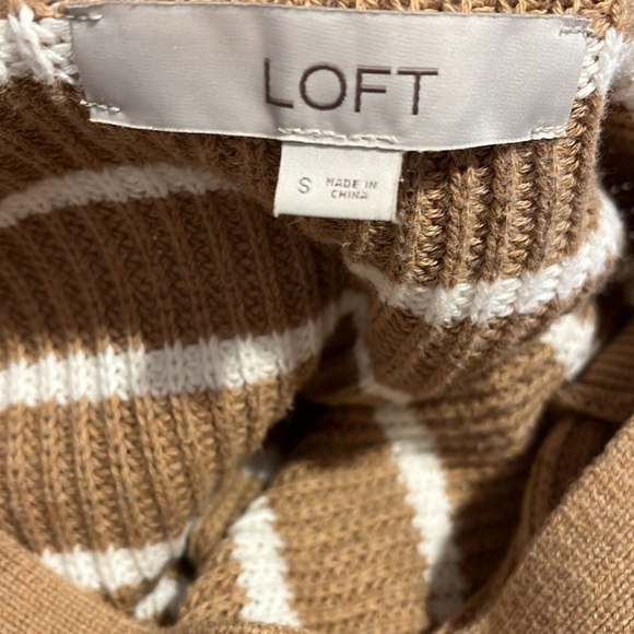 LOFT Tan/Cream Sweater with Shirttail Hem Sz S EUC - Picture 4 of 5